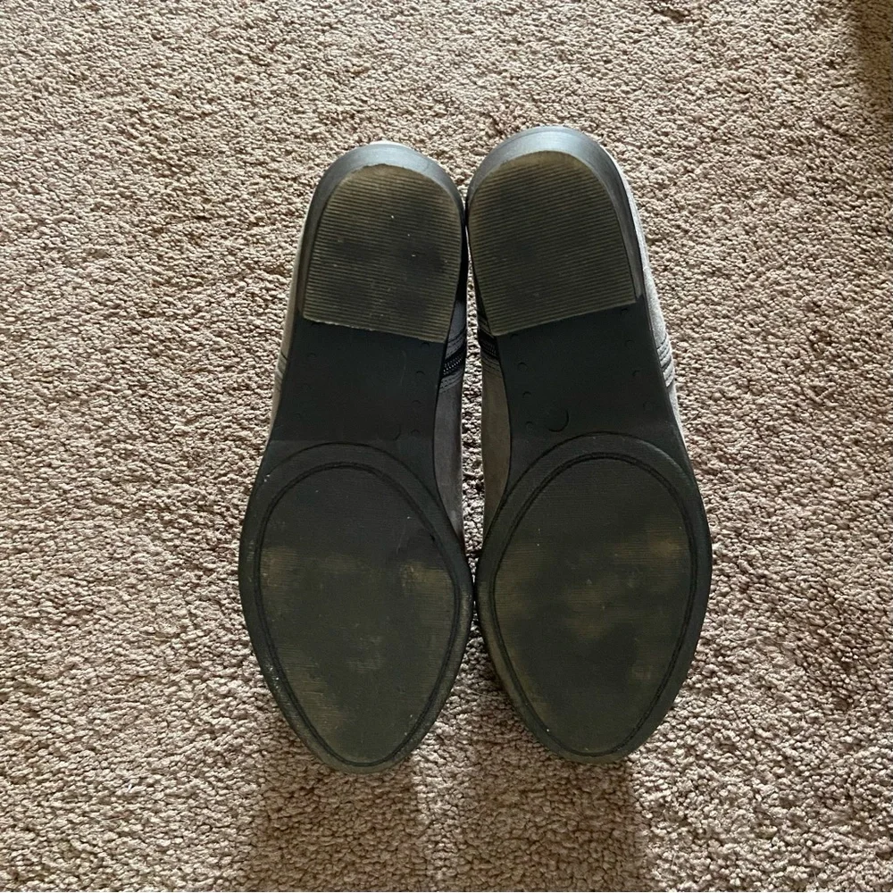 JustFab Grey Booties - Picture 3 of 4